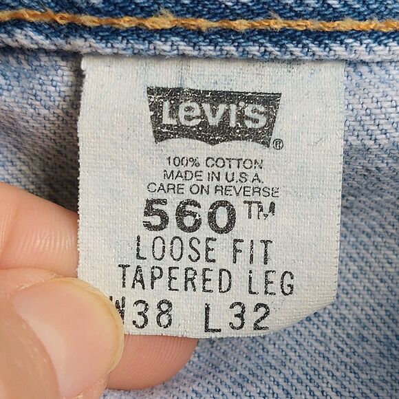 Vintage Levis 560 Loose Fit Tapered Leg Men's 38x31 Jeans Light Wash 90's USA - Picture 4 of 10